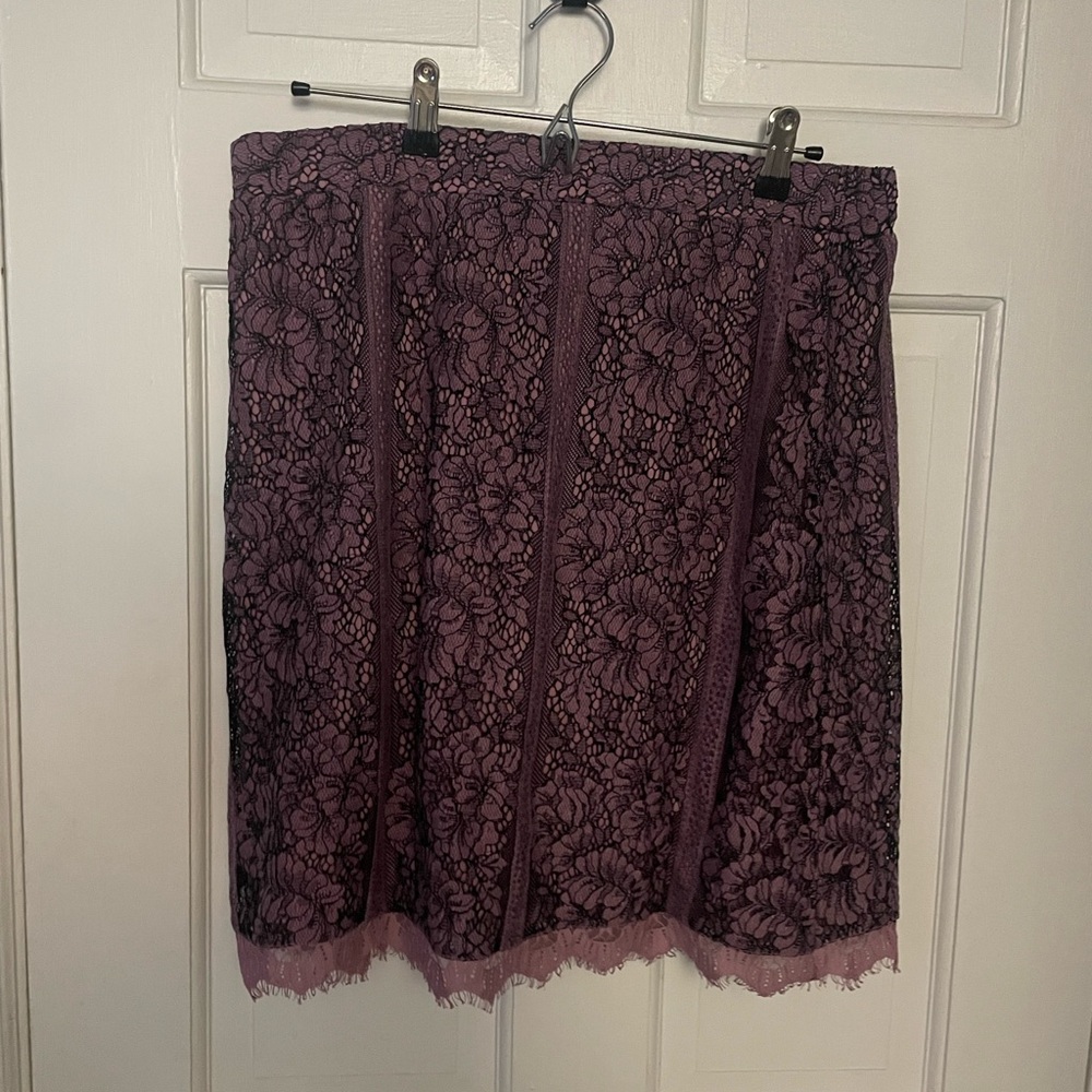 Isaac Mizrahi Lace Floral Purple and black skirt